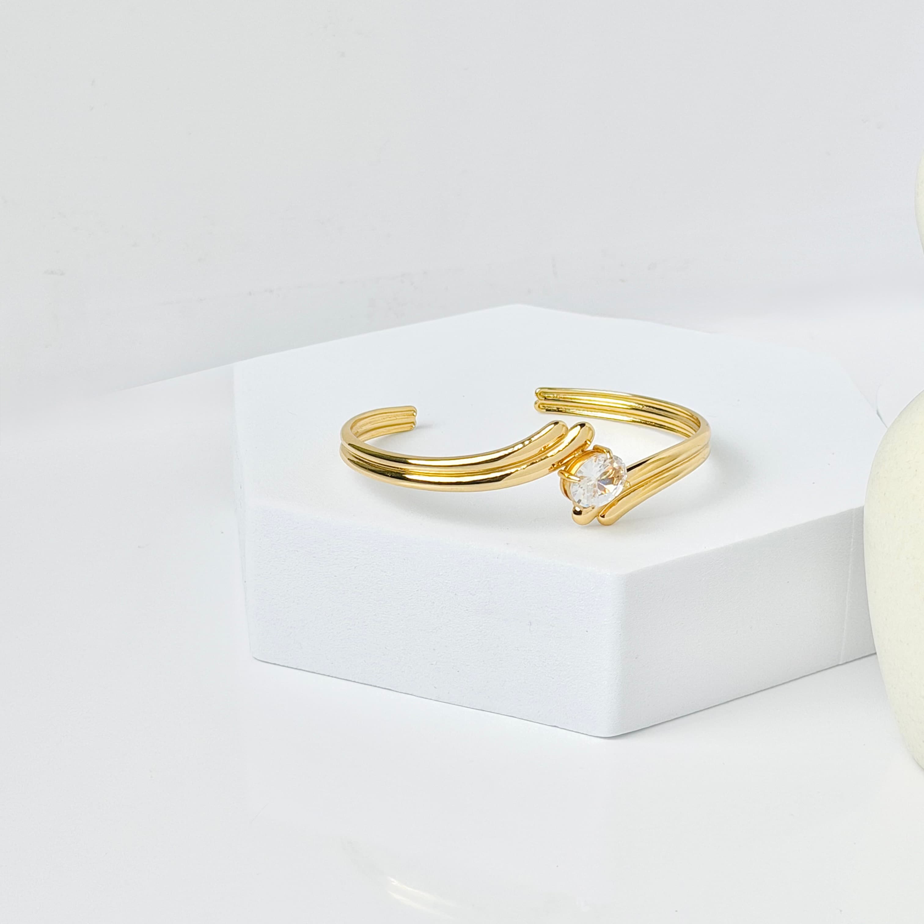 Aria Solitaire Bangle thumbnail 2