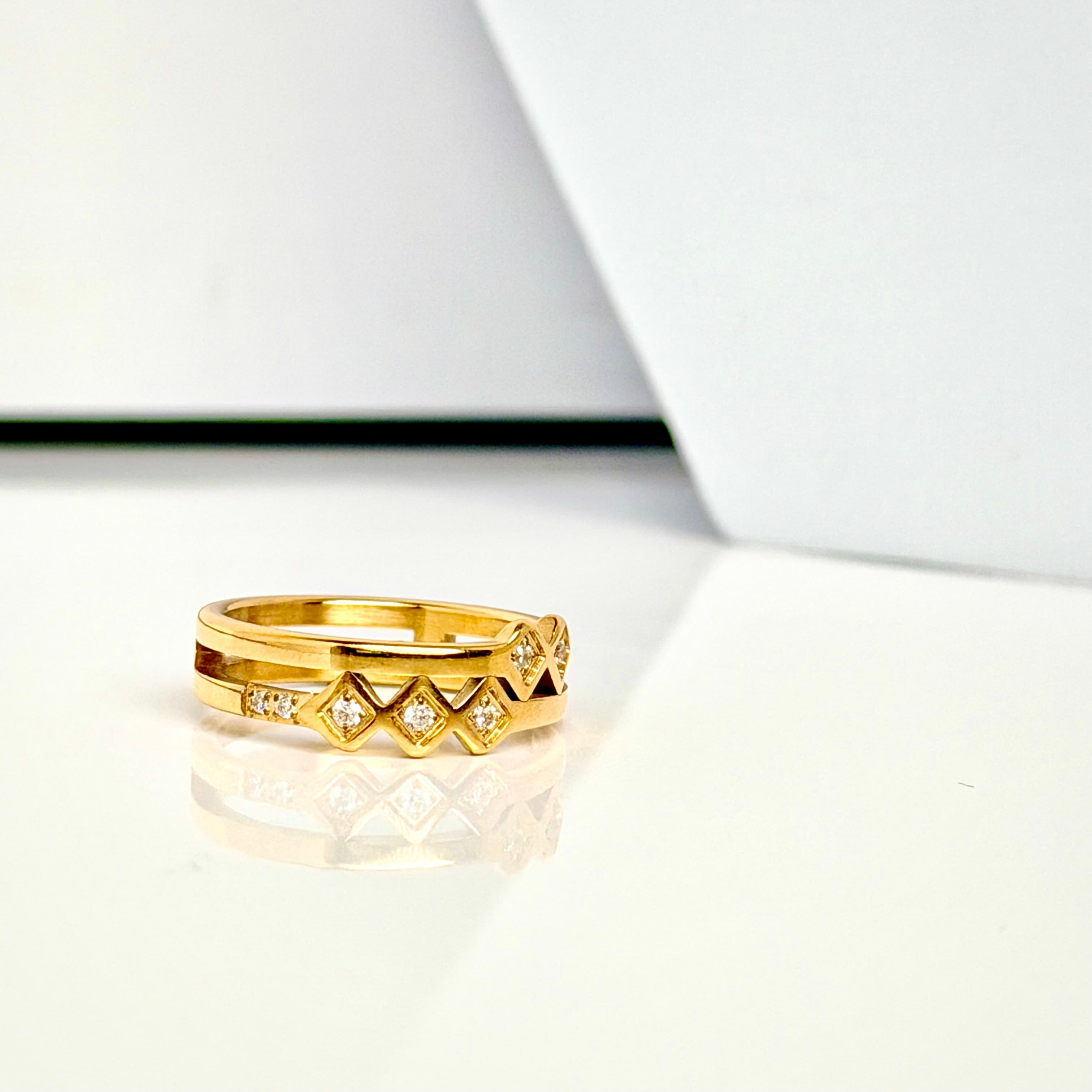 Royal Lattice Gold Ring  thumbnail 9