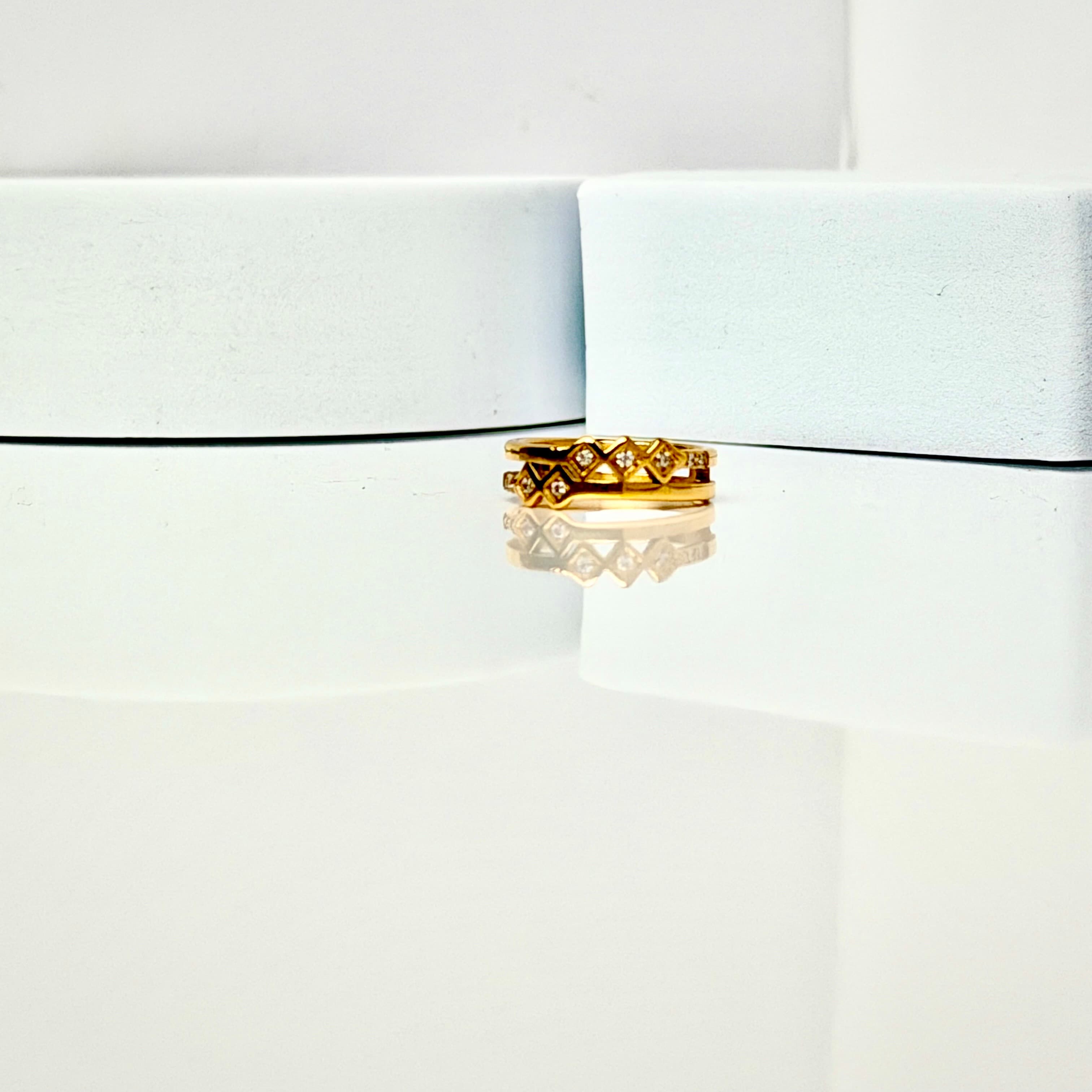 Royal Lattice Gold Ring  thumbnail 3