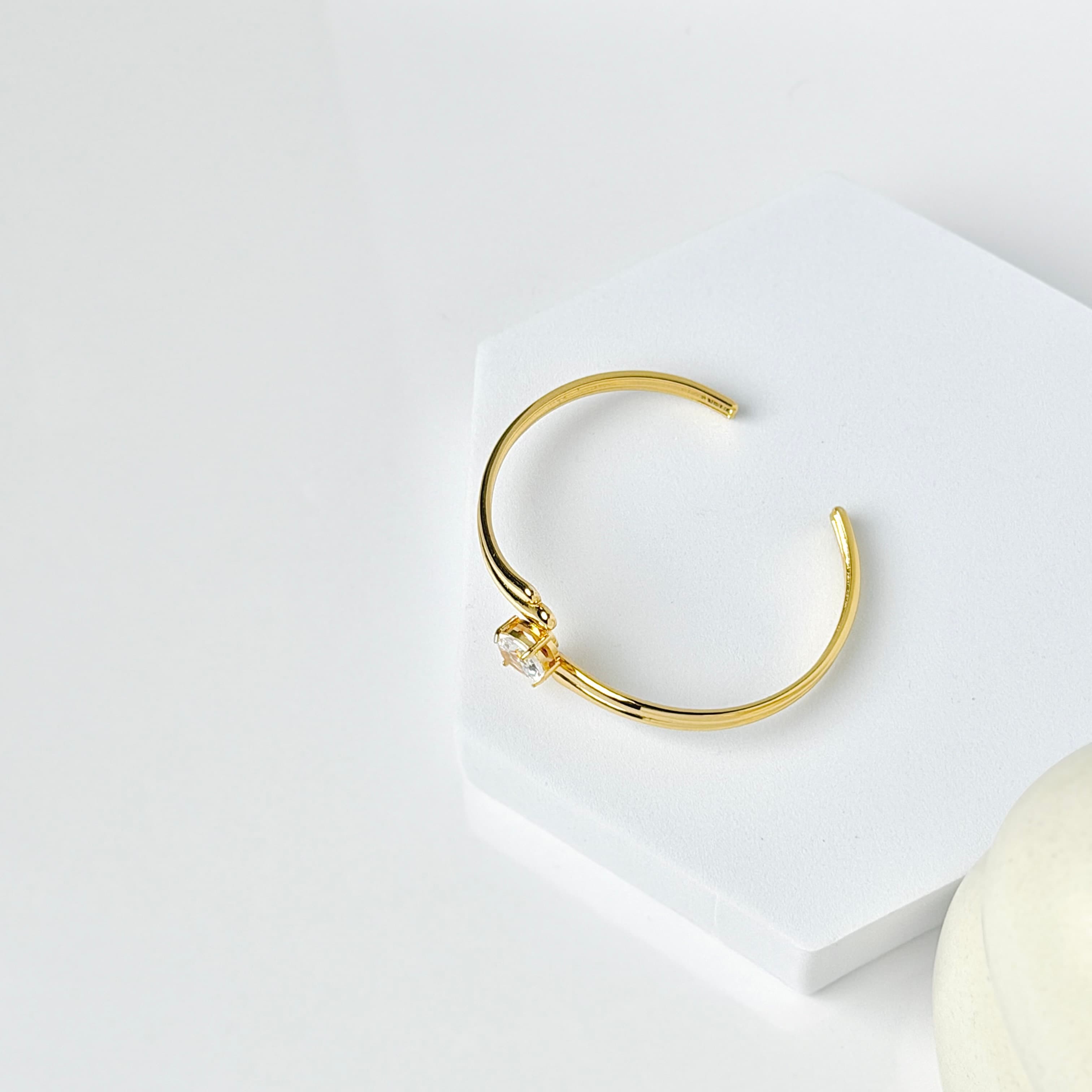 Aria Solitaire Bangle thumbnail 3