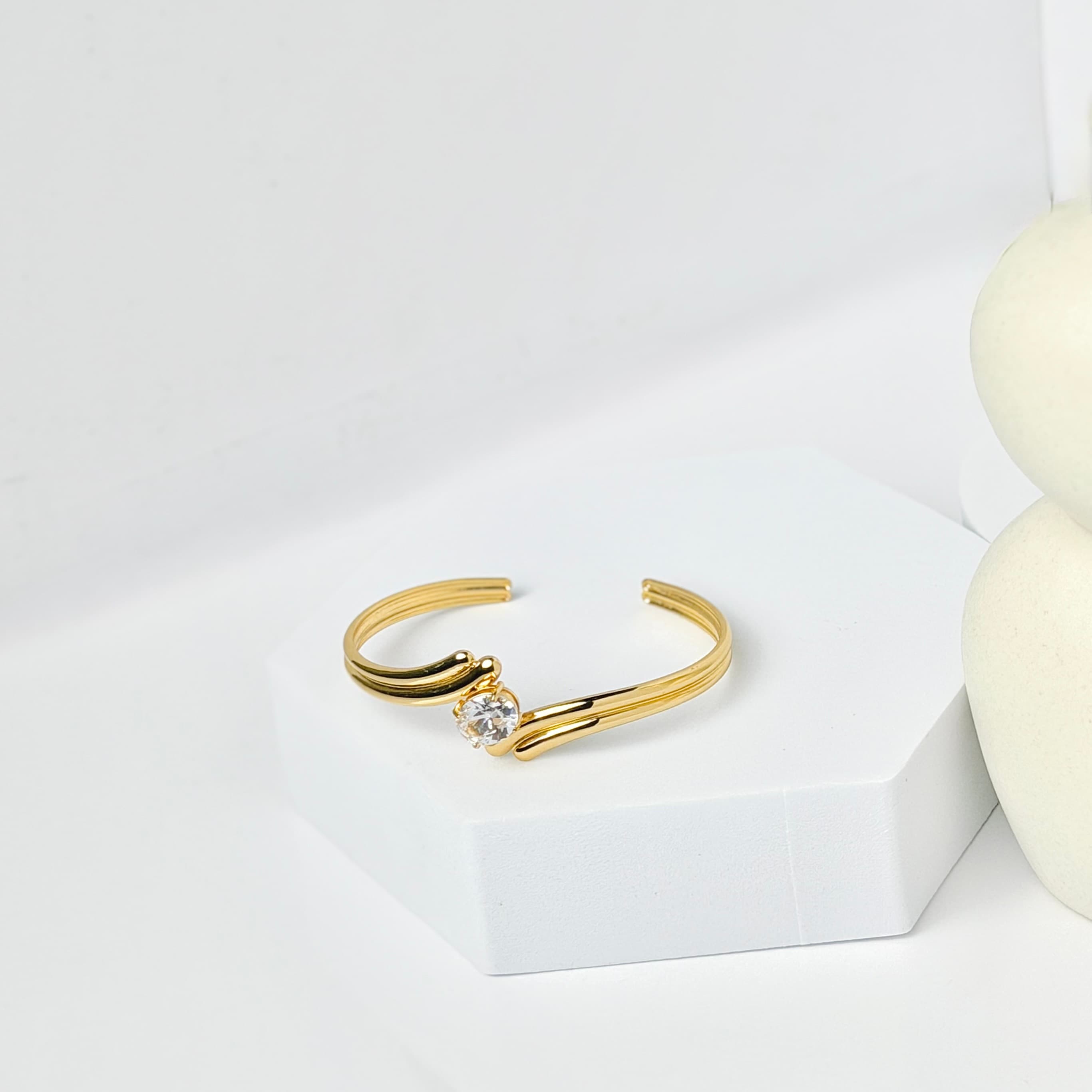 Aria Solitaire Bangle thumbnail 4