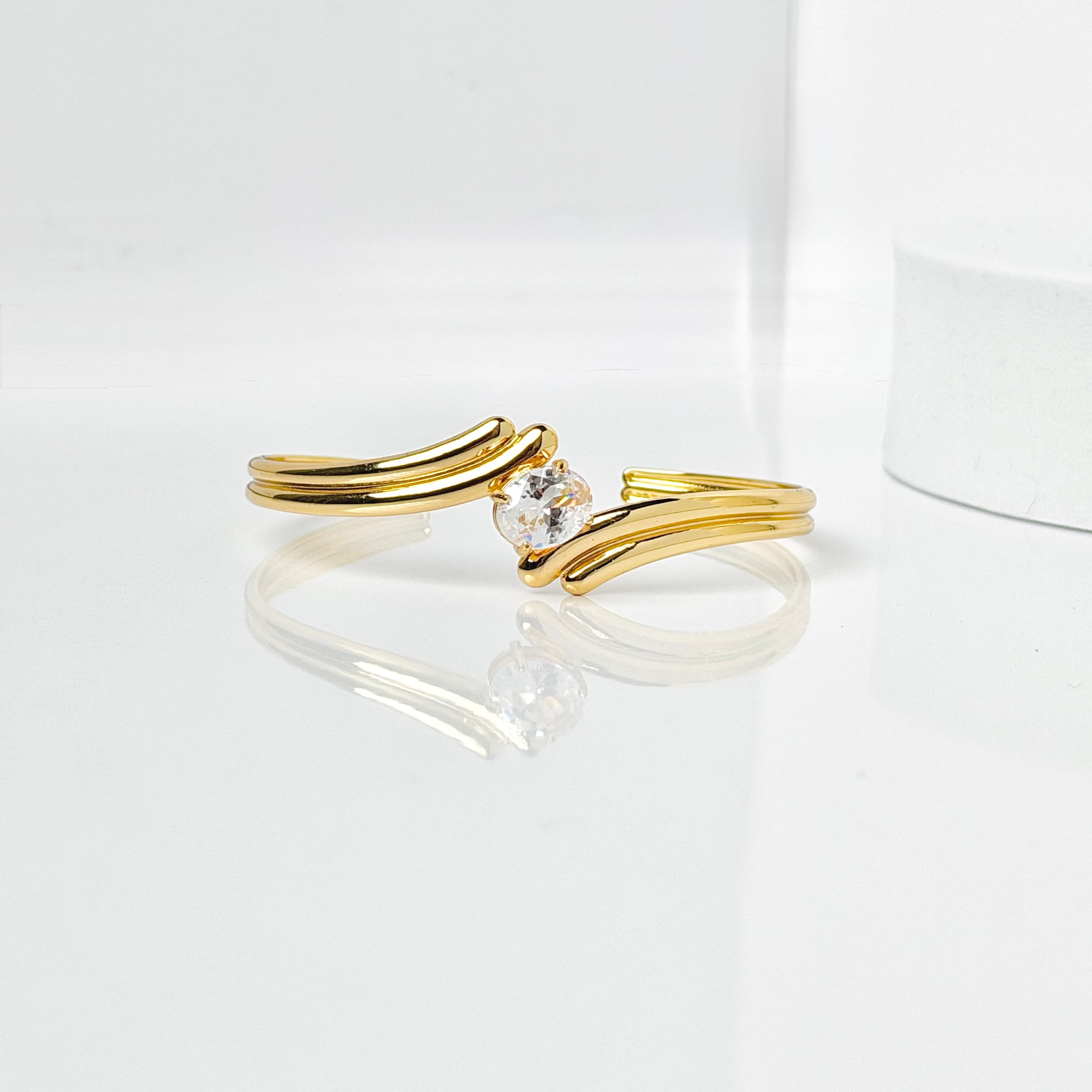 Aria Solitaire Bangle thumbnail 1