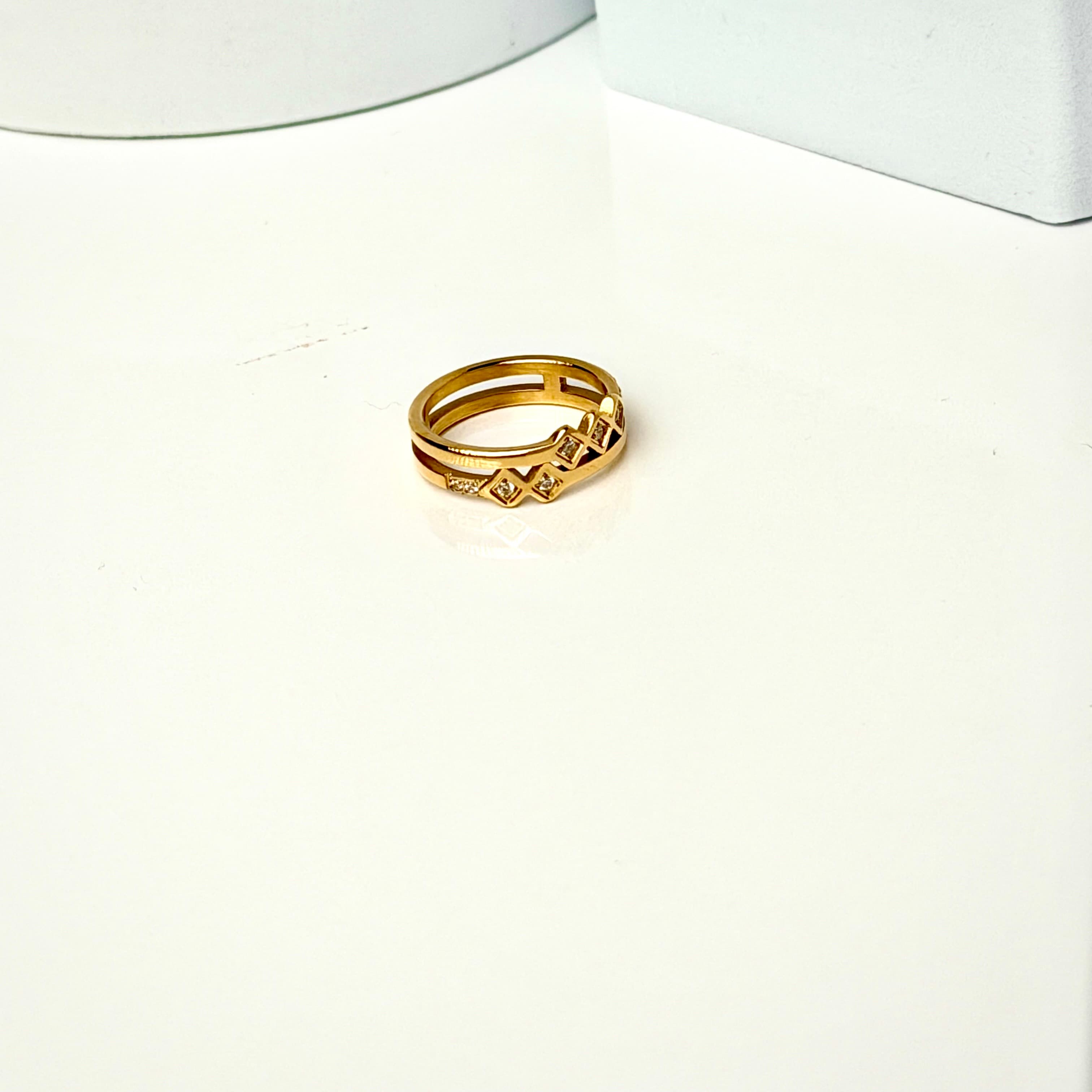 Royal Lattice Gold Ring  thumbnail 4
