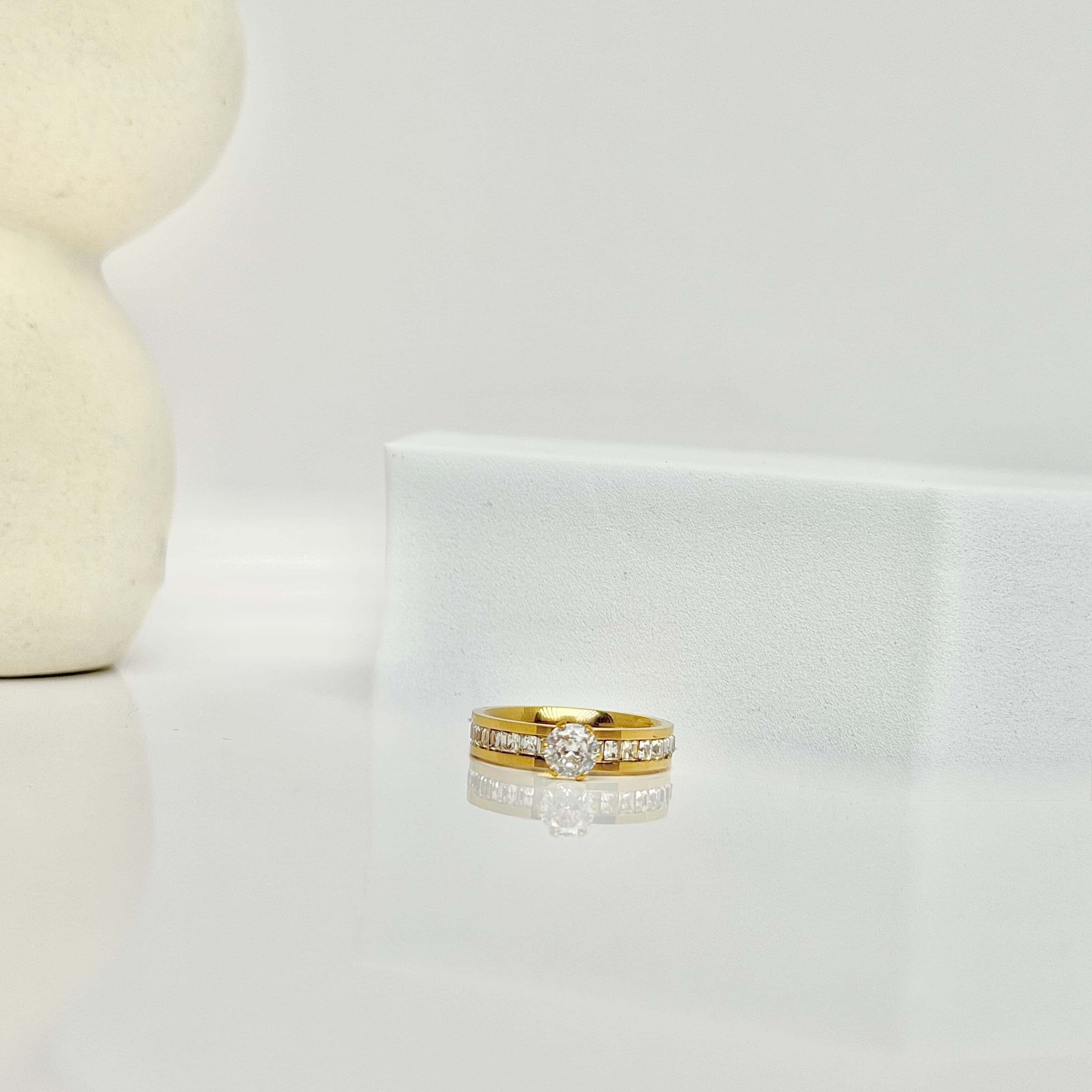 Alurea Luxe Ring image 3