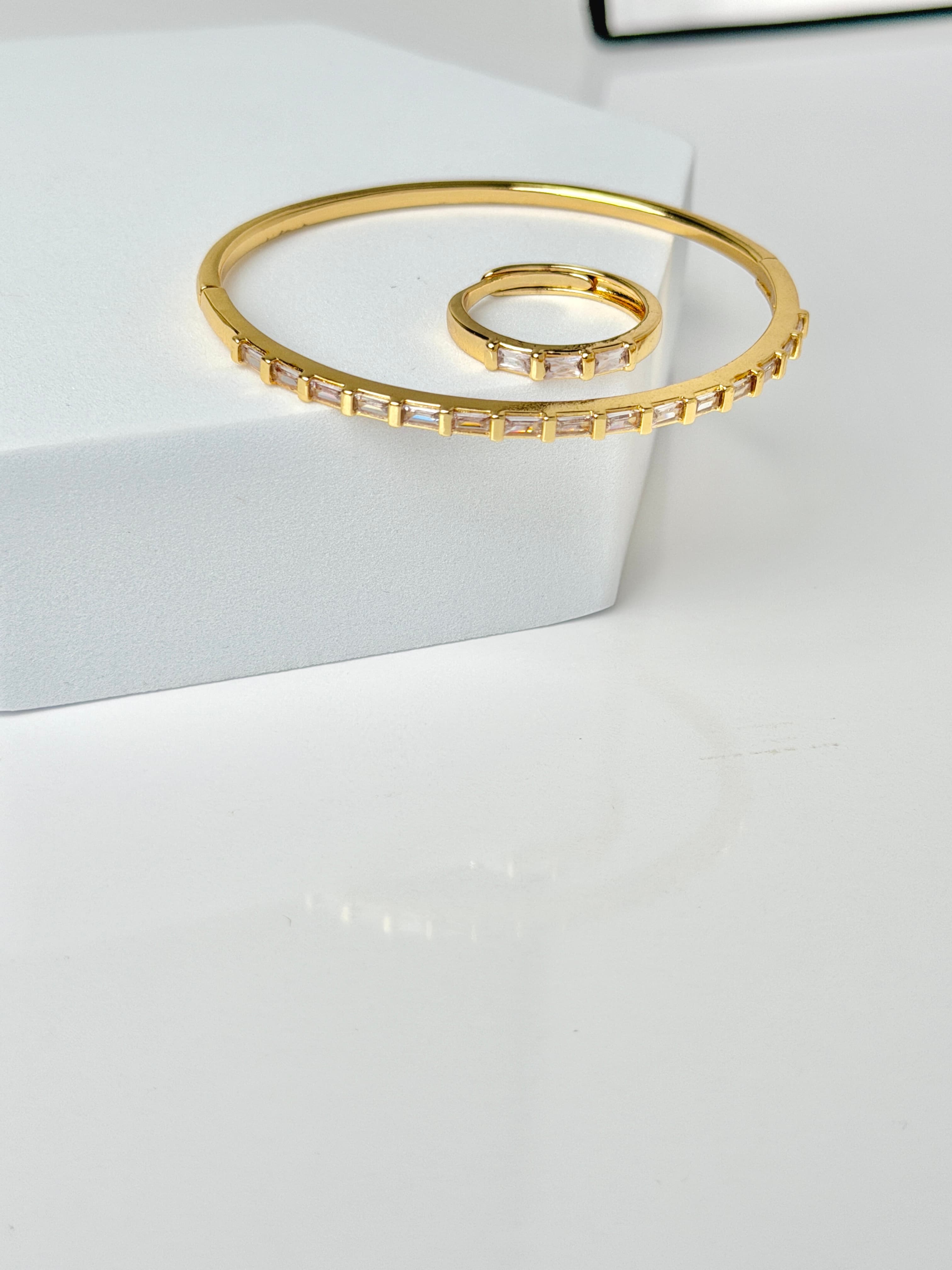 Auraline Bangle image 2