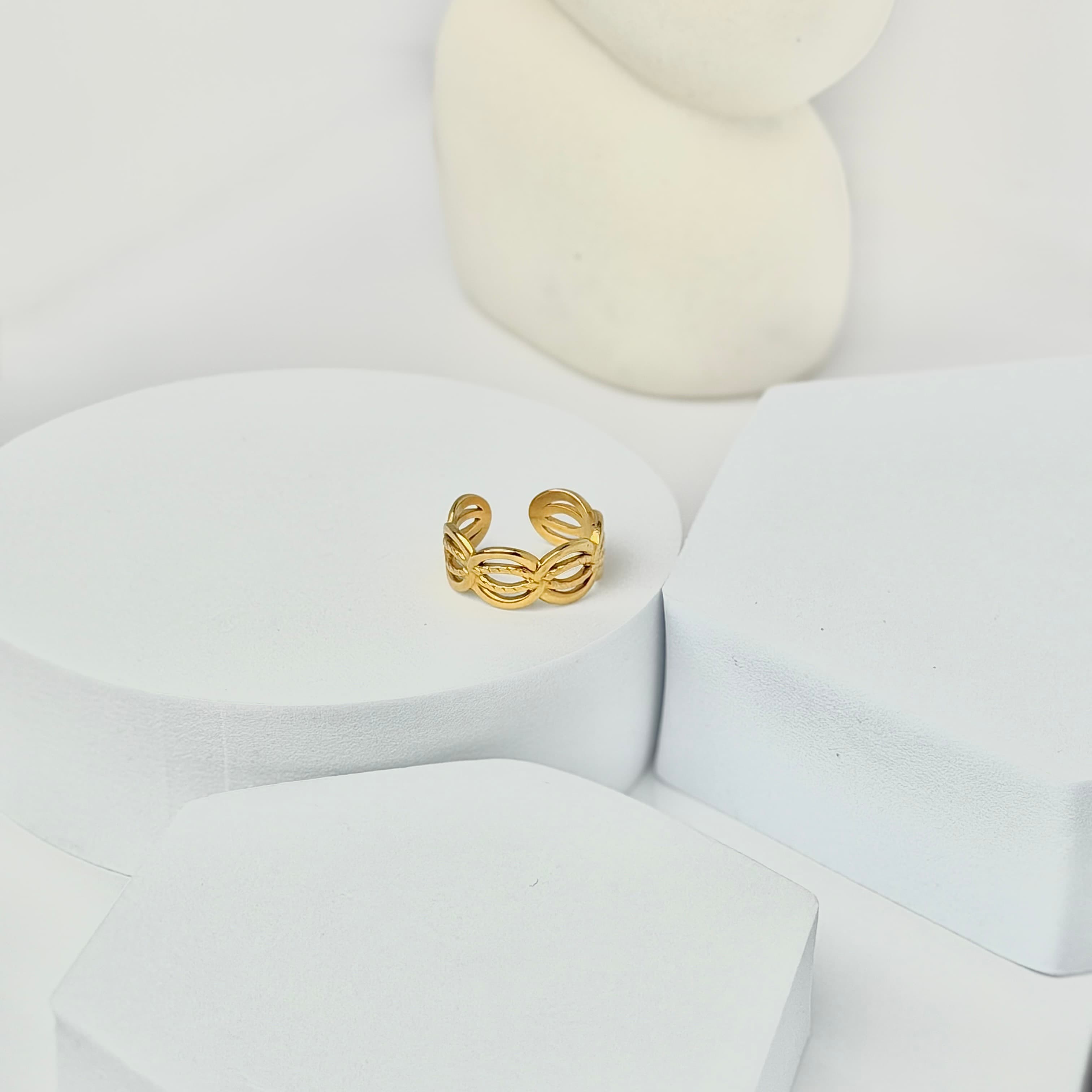 Woven Leaf Ring image 1