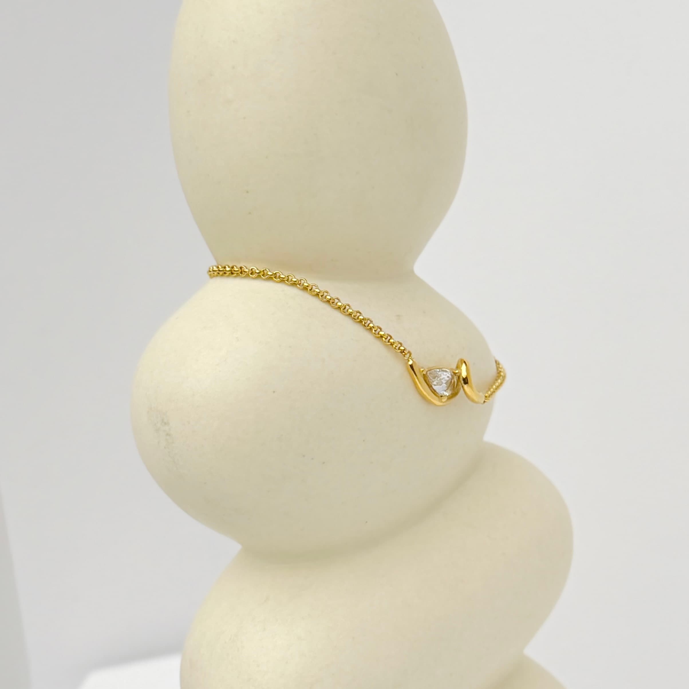 Lumière Twist Bracelet image 2