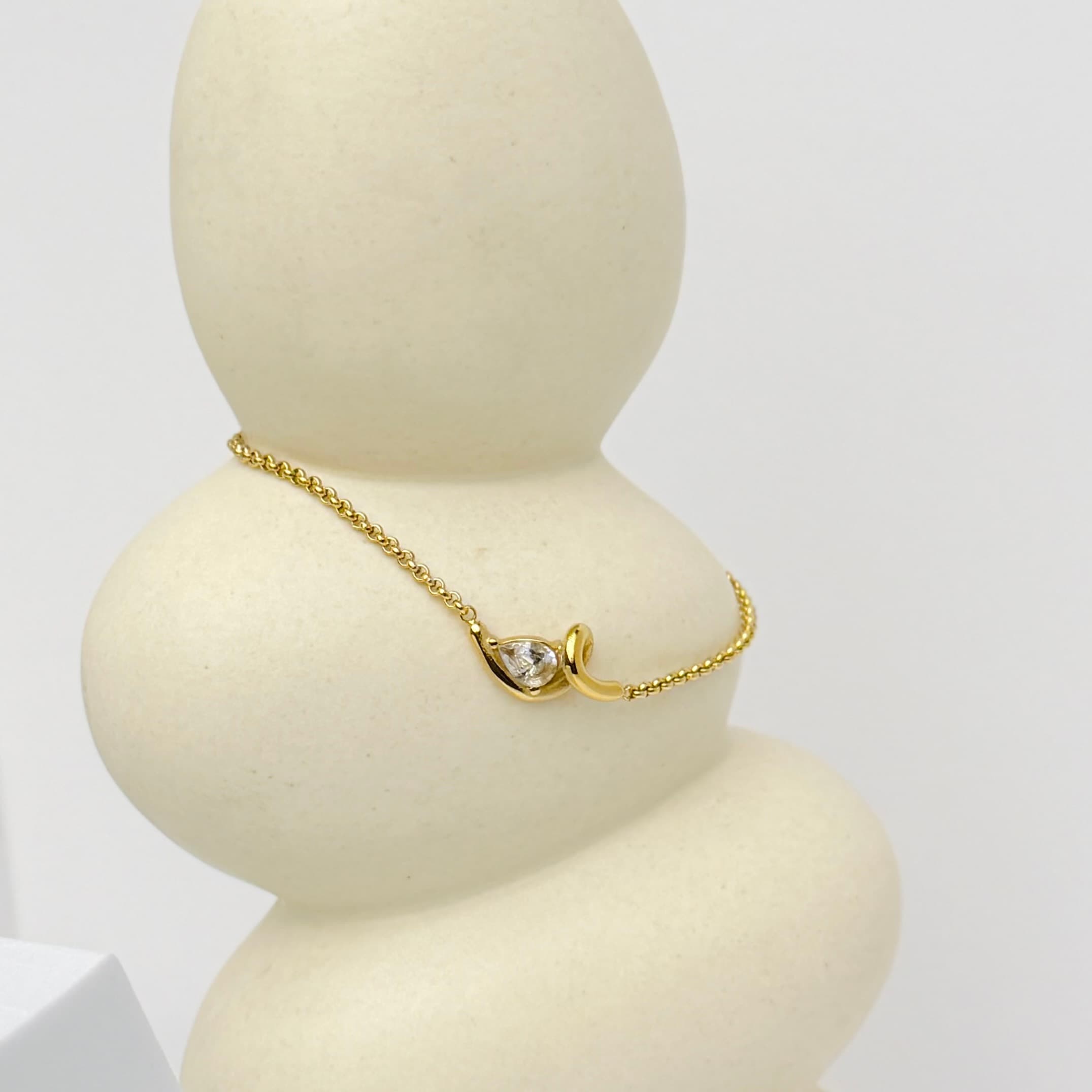 Lumière Twist Bracelet image 1